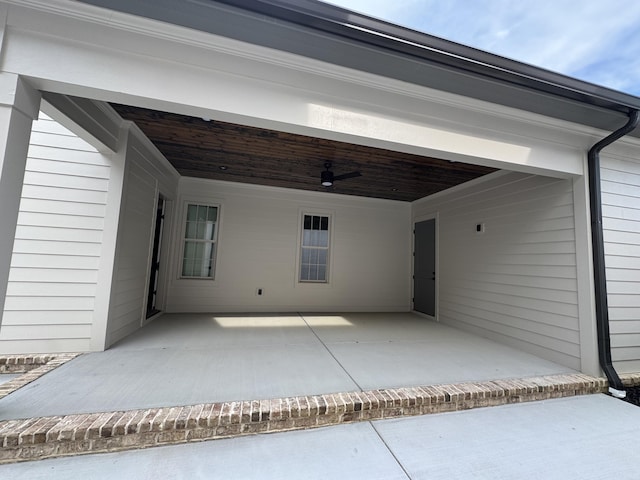 9418 Haviland Way, Ooltewah, TN 37363 - garage featuring a ceiling fan