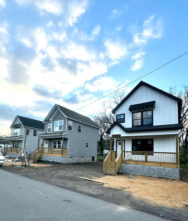 view of front of house featuring covered porch