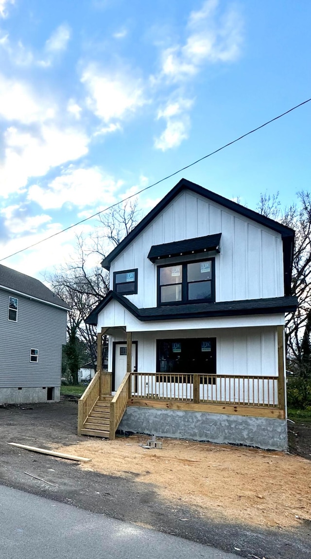 view of front facade with a porch