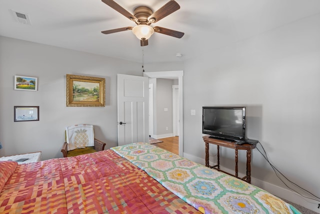 bedroom featuring ceiling fan