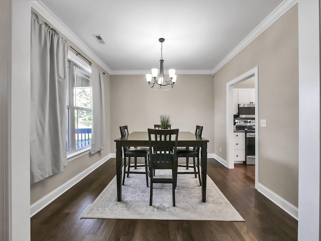 dining space with crown molding, dark wood-type flooring, and a notable chandelier