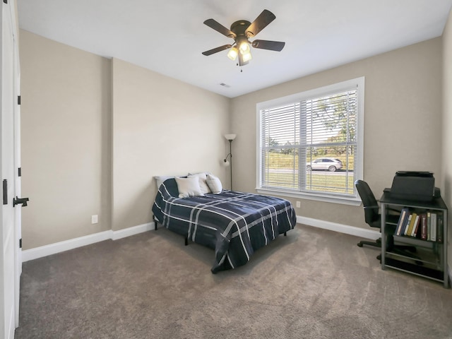 bedroom featuring carpet and ceiling fan