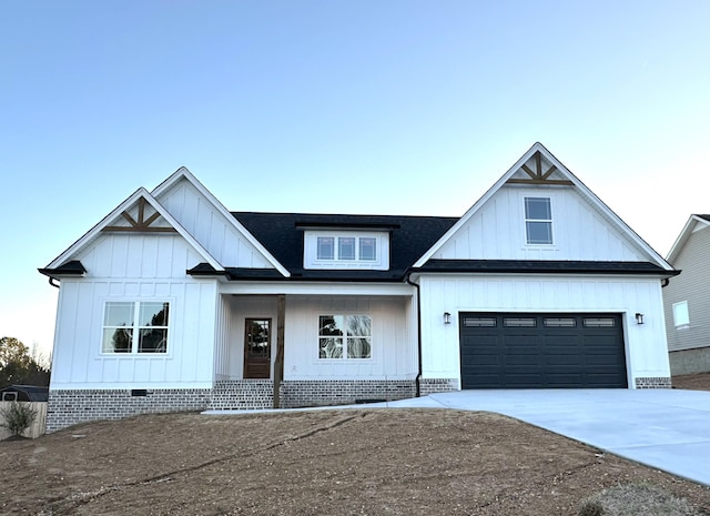 view of front of home featuring a garage