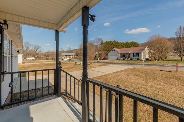 balcony featuring covered porch