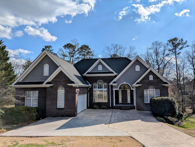 view of front property featuring a garage