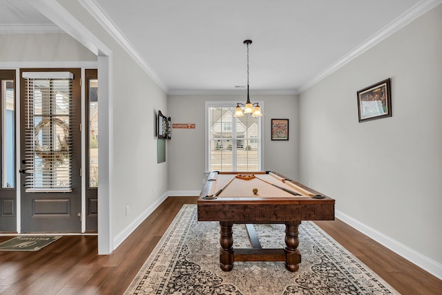 rec room featuring crown molding, dark hardwood / wood-style floors, pool table, and a chandelier