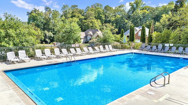 view of swimming pool