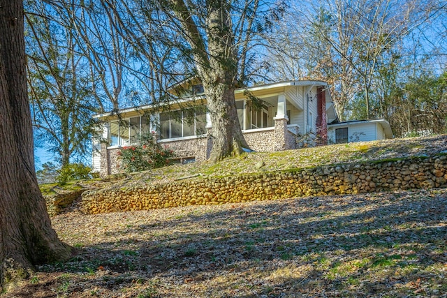 view of front facade featuring a garage