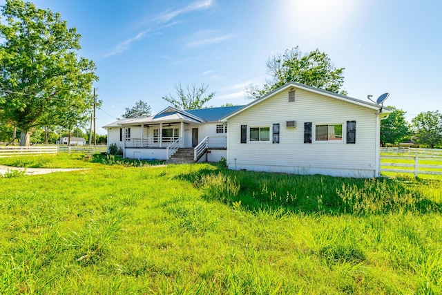 4533 Long Hollow Rd, Ringgold, GA 30736 - view of front of property featuring covered porch and ceiling fan