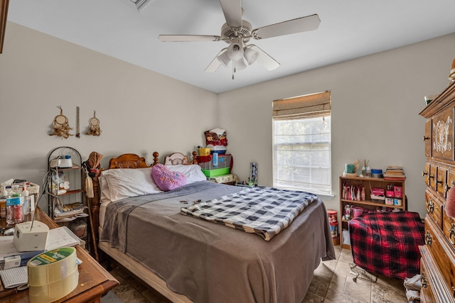 bedroom with ceiling fan