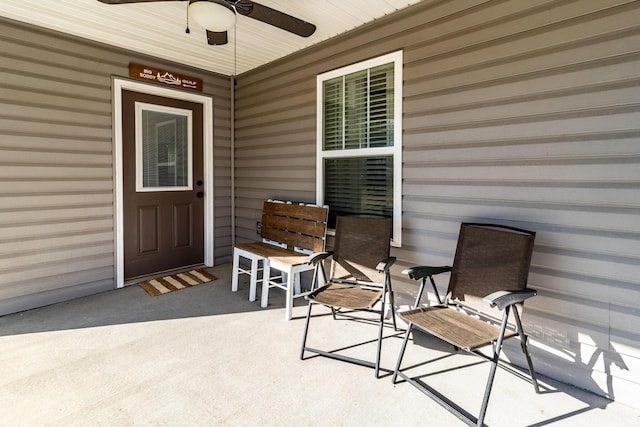 view of patio with ceiling fan and covered porch