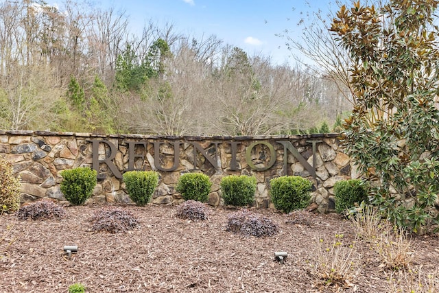 view of community / neighborhood sign