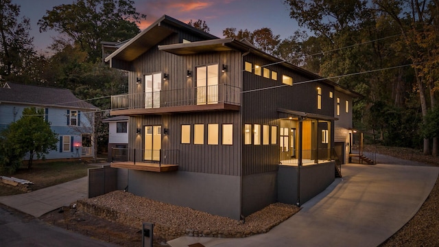 modern home featuring a balcony