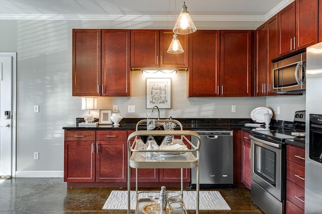 kitchen featuring decorative light fixtures, stainless steel appliances, crown molding, and sink