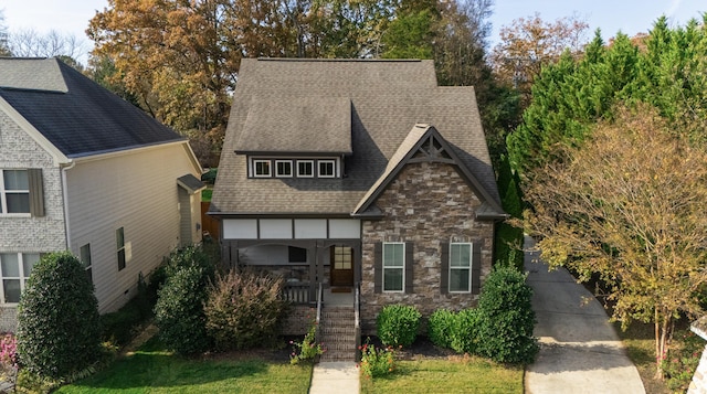 view of front of home with a front lawn