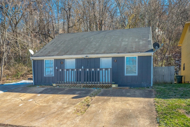 view of front of property