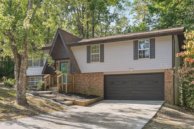 view of front facade featuring a garage