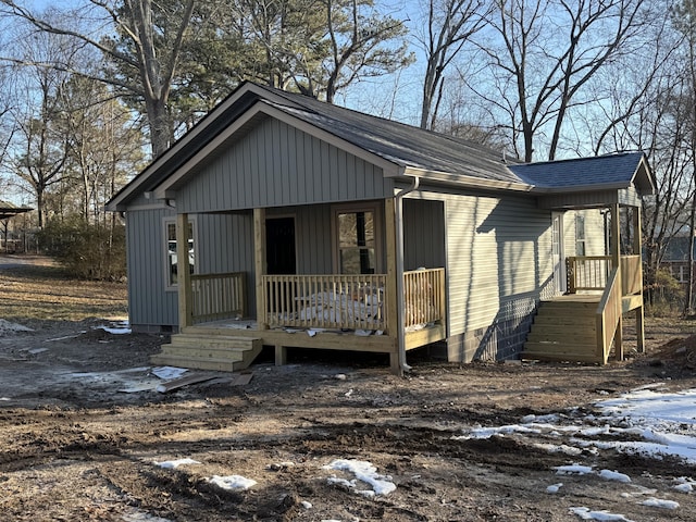 view of front of home with covered porch