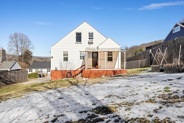 view of front of property