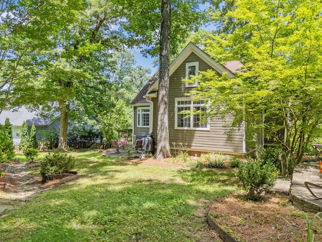 608 Texas Ave, Signal Mountain, TN 37377 - rear view of property with a yard