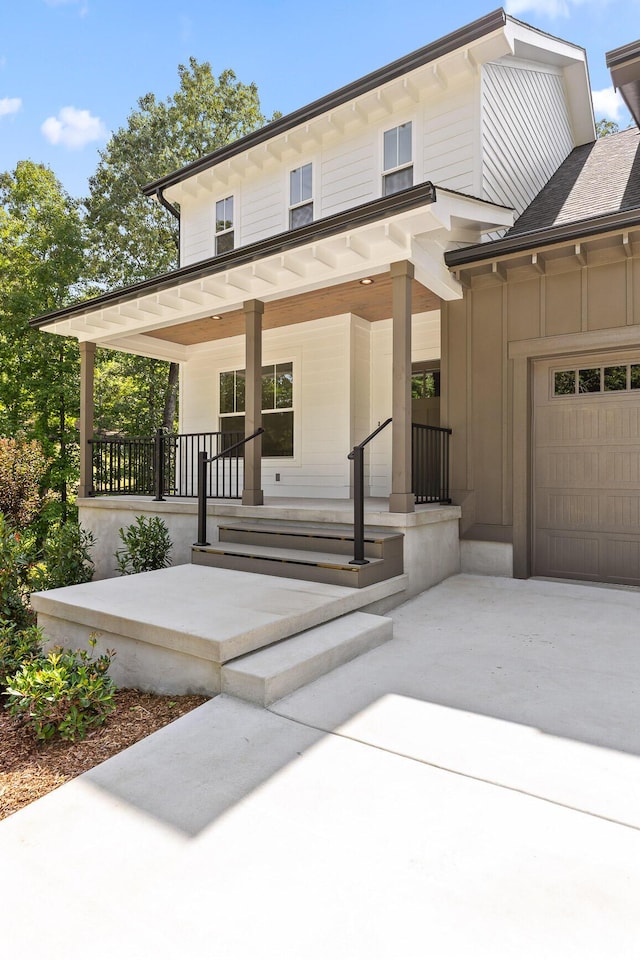 view of front facade with a porch