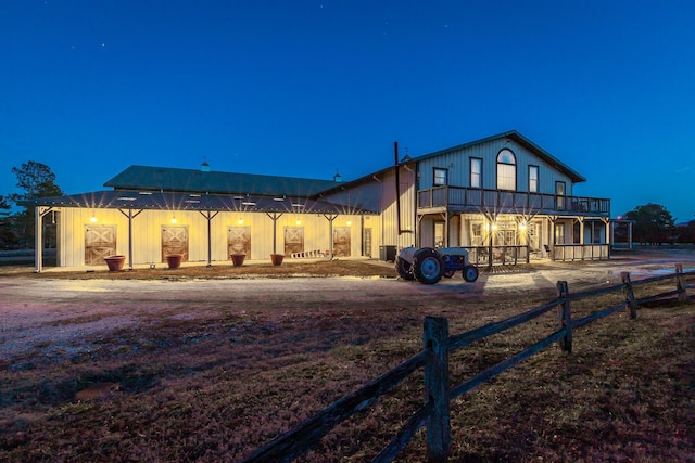 view of front of property