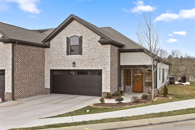 view of front facade featuring a garage