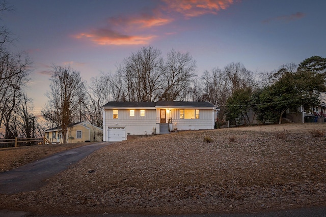 view of front facade featuring a garage