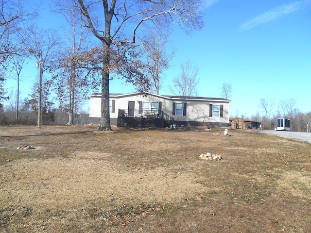 view of front of home with a front yard