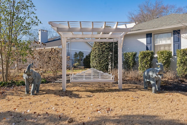 view of yard featuring a pergola