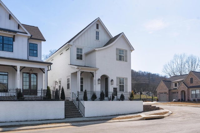 view of front facade featuring covered porch