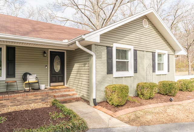 view of front of property featuring a porch