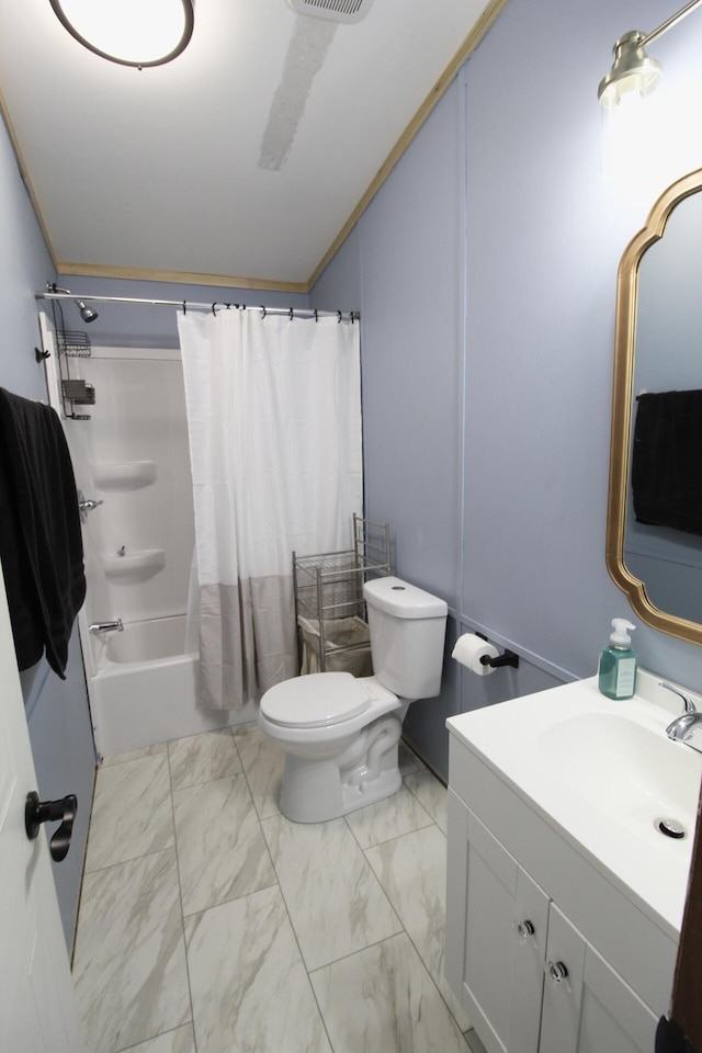 full bathroom featuring vanity, toilet, and shower / bath combo