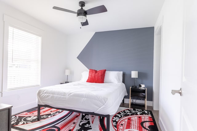 bedroom with ceiling fan