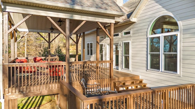 deck featuring ceiling fan