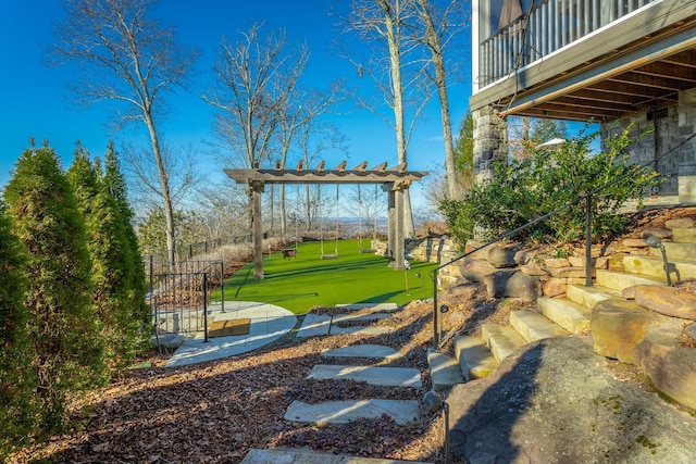 view of yard featuring a pergola