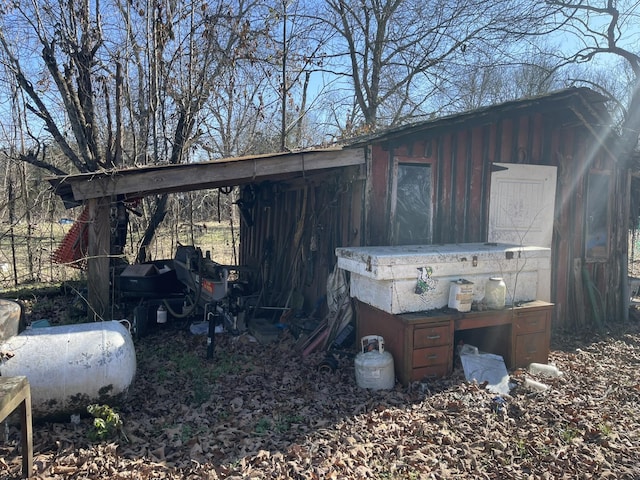 view of outbuilding