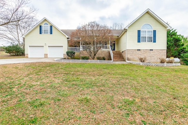 front facade featuring a garage, a porch, and a front lawn