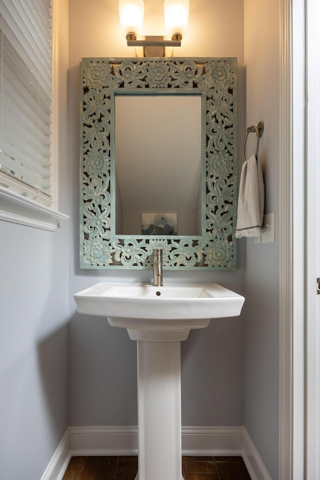 bathroom featuring sink