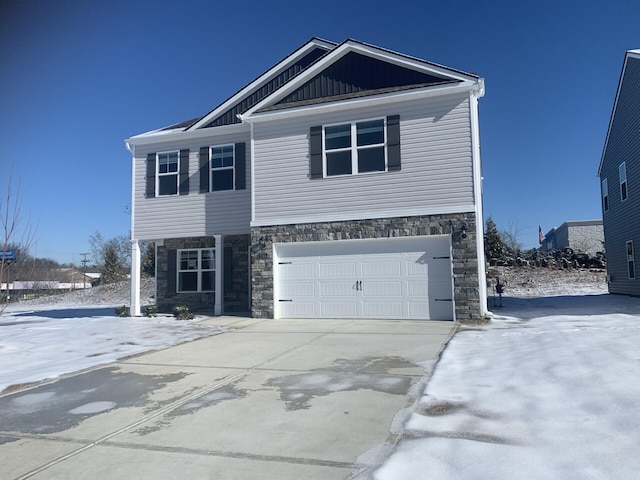 view of front facade with a garage