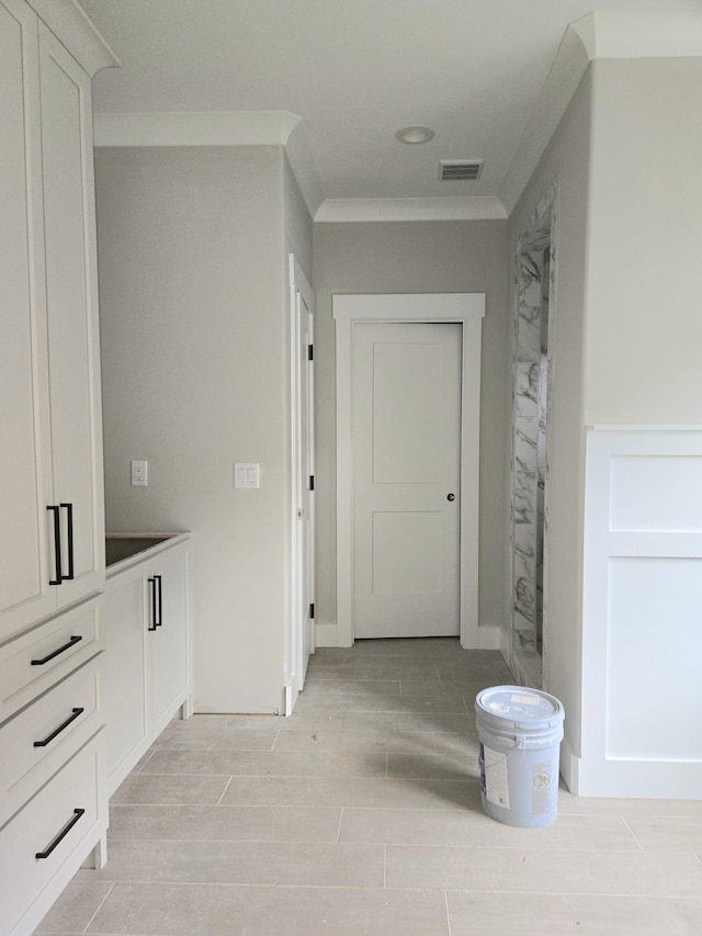 9892 Trestle Cir Unit 50, Ooltewah, TN 37363 - hallway featuring light wood-style floors and ornamental molding