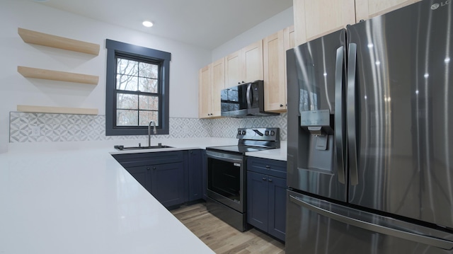 kitchen featuring electric stove, sink, decorative backsplash, fridge with ice dispenser, and light hardwood / wood-style flooring