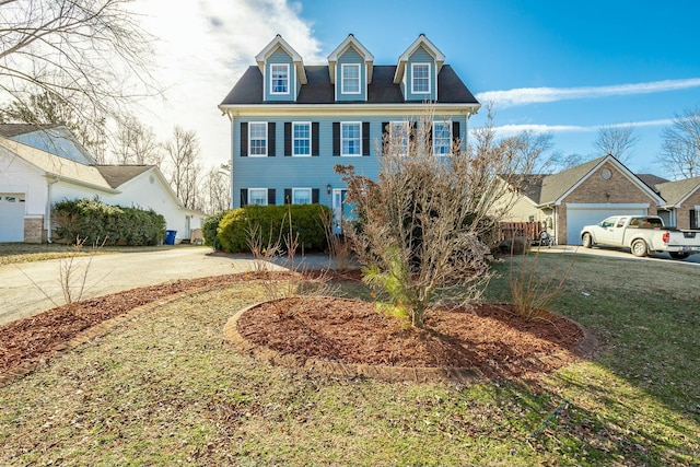 view of front of home with a front lawn