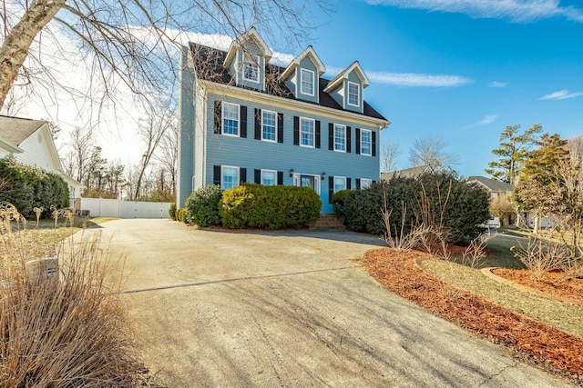 view of front of property