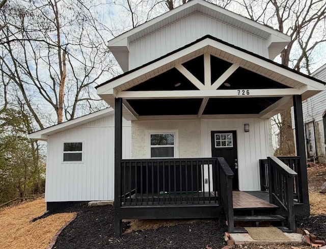 entrance to property with covered porch