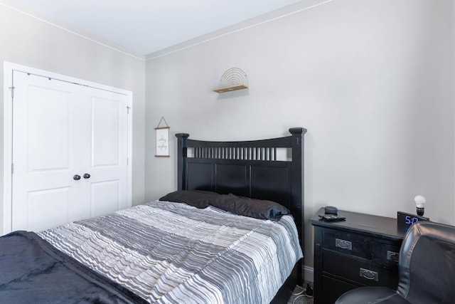 bedroom with a closet