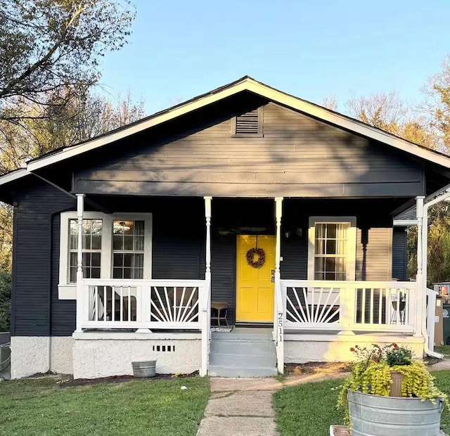 bungalow-style house with covered porch