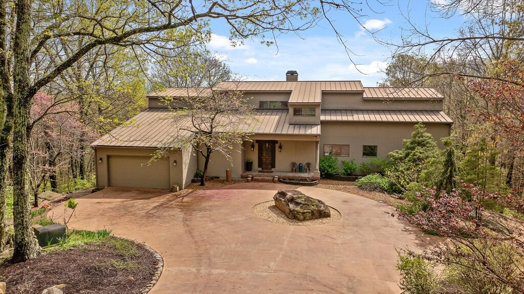 1544 Greer Ln, Signal Mountain, TN 37377