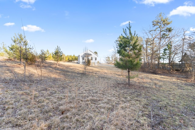 view of yard featuring a rural view