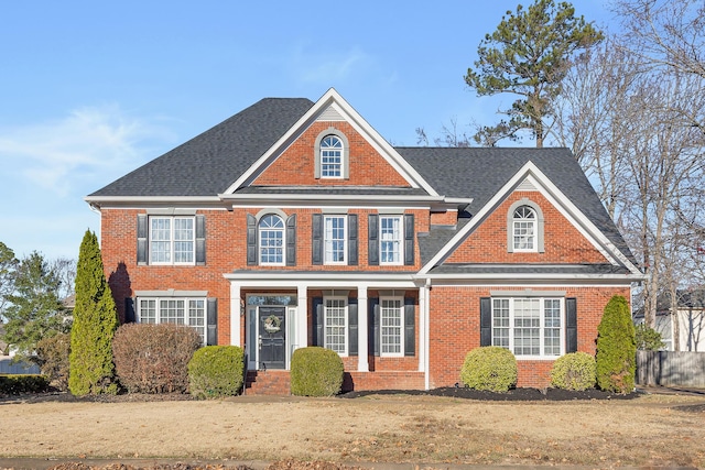 view of front of home featuring a front yard